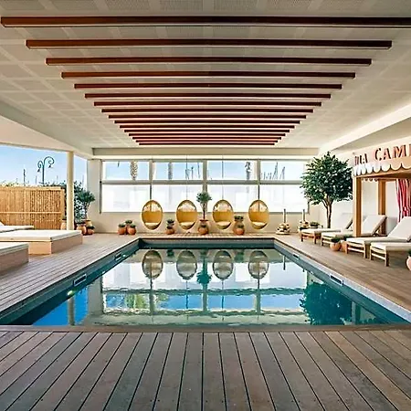 Camille & Hotel 4*